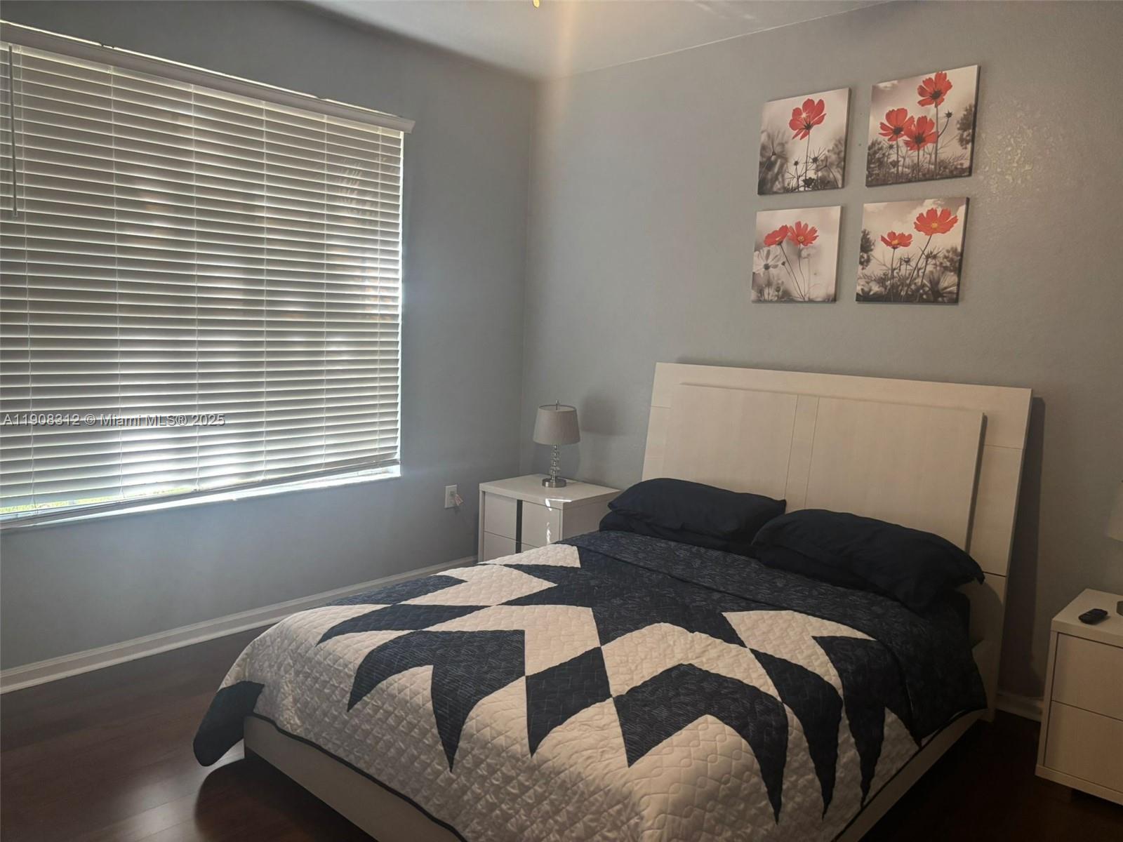 OXFORD PLACE AT TAMPA PALM - Residential