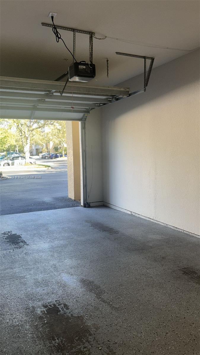 OXFORD PLACE AT TAMPA PALM - Residential