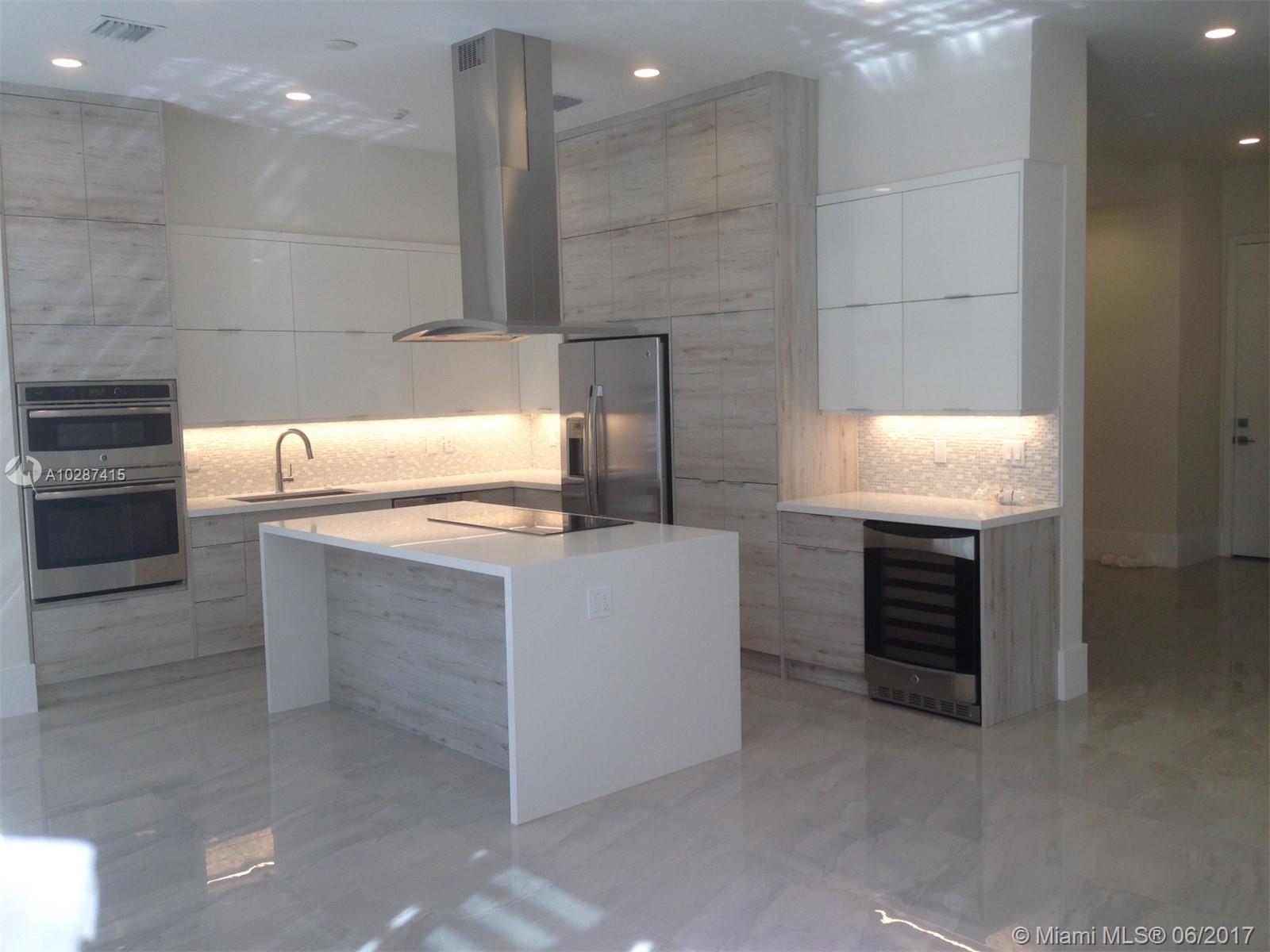 HAMPTON AT PINECREST - Residential Lease