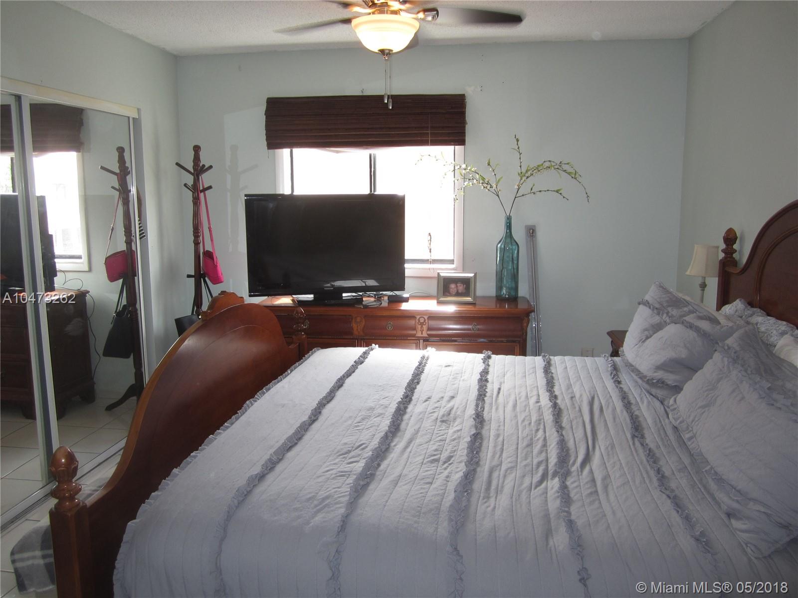 RESIDENCIAL EL PRADO COND - Residential