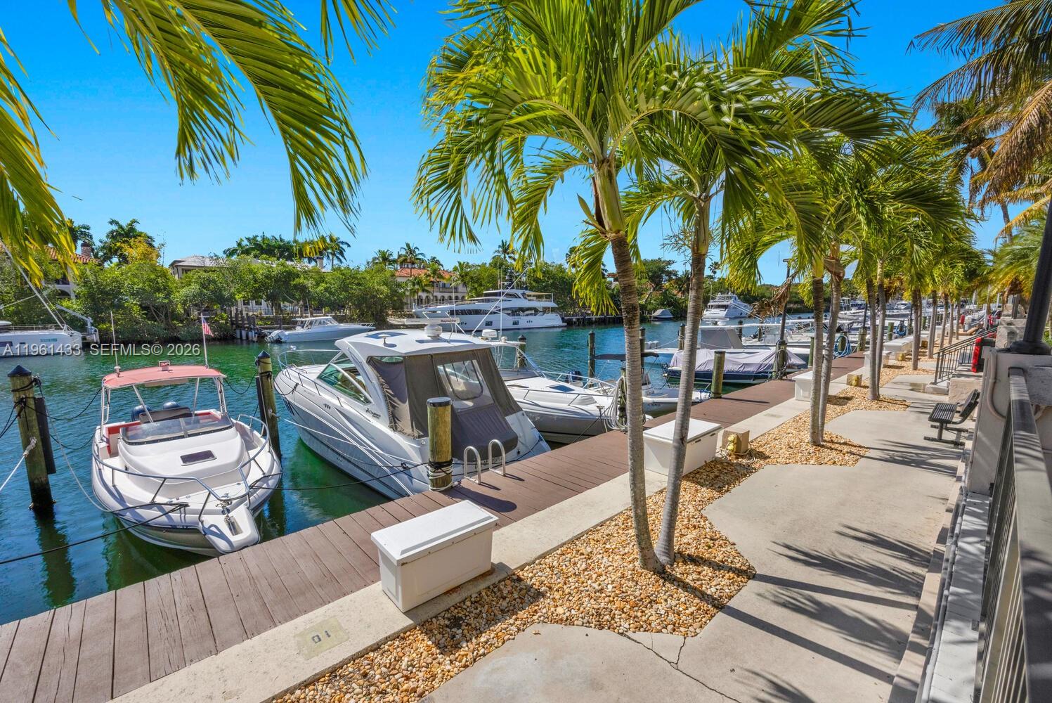 GABLES WATERWAY TOWERS - Residential