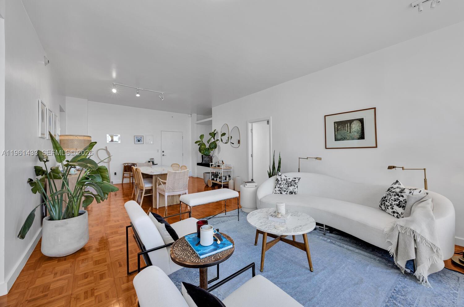 GABLES WATERWAY TOWERS - Residential