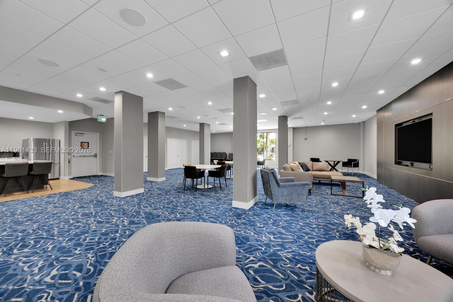 GABLES WATERWAY TOWERS - Residential