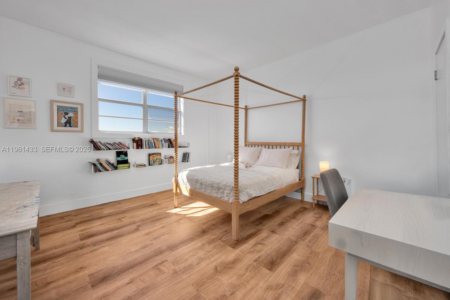 GABLES WATERWAY TOWERS - Residential