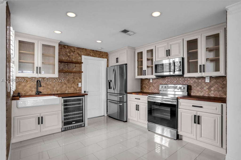 Photo of 1231 Sorrento Dr #1231, Weston, FL 33326 (MLS # A12043492)