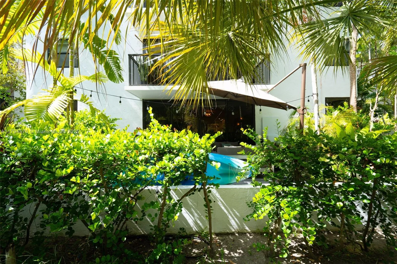 Key Biscayne, Florida 33149, United States, 3 Bedrooms Bedrooms, ,2 BathroomsBathrooms,Residential,Pending,120265