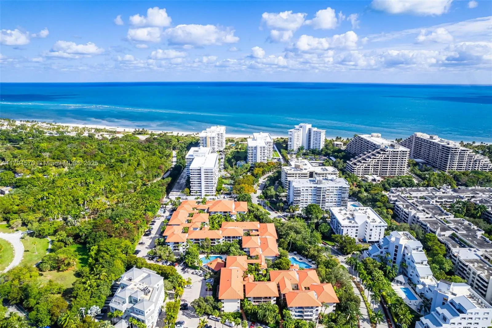 Key Biscayne, Florida 33149, United States, 3 Bedrooms Bedrooms, ,2 BathroomsBathrooms,Residential,Pending,120265