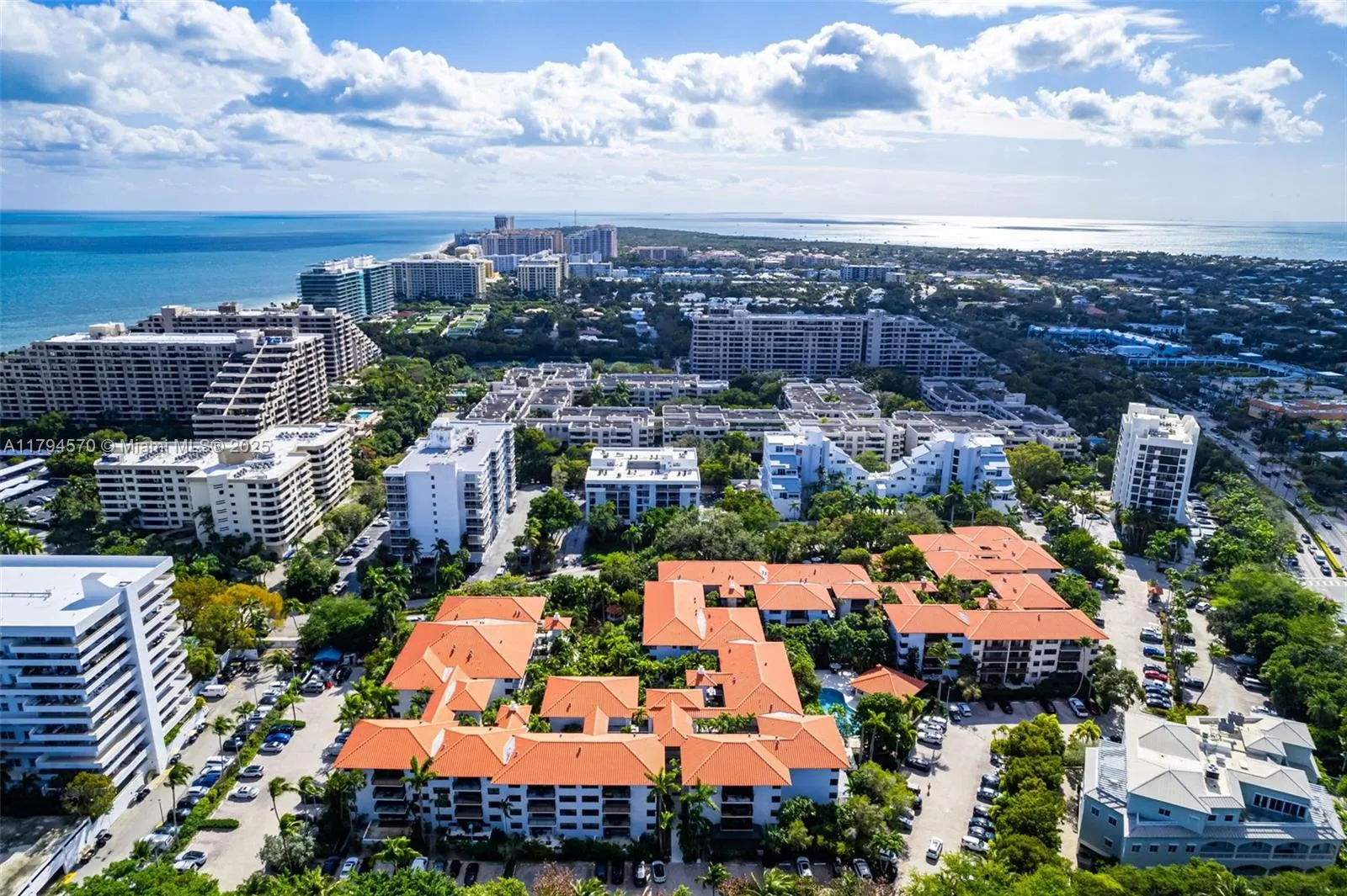 Key Biscayne, Florida 33149, United States, 3 Bedrooms Bedrooms, ,2 BathroomsBathrooms,Residential,Pending,120265