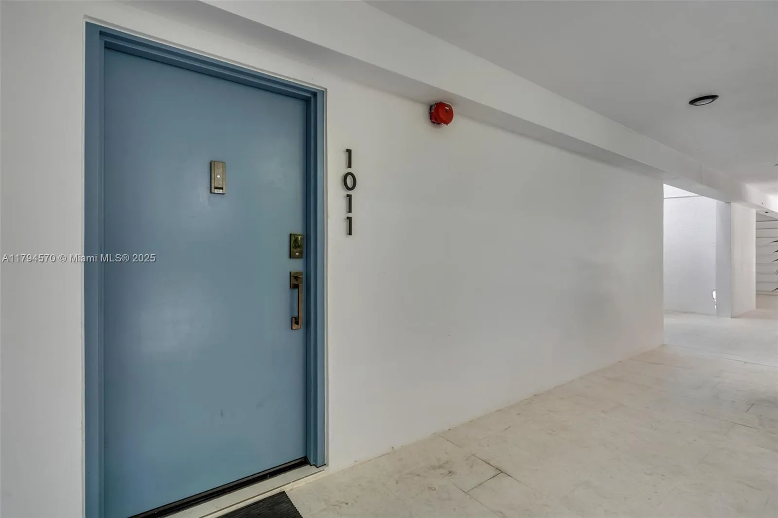 Key Biscayne, Florida 33149, United States, 3 Bedrooms Bedrooms, ,2 BathroomsBathrooms,Residential,Pending,120265