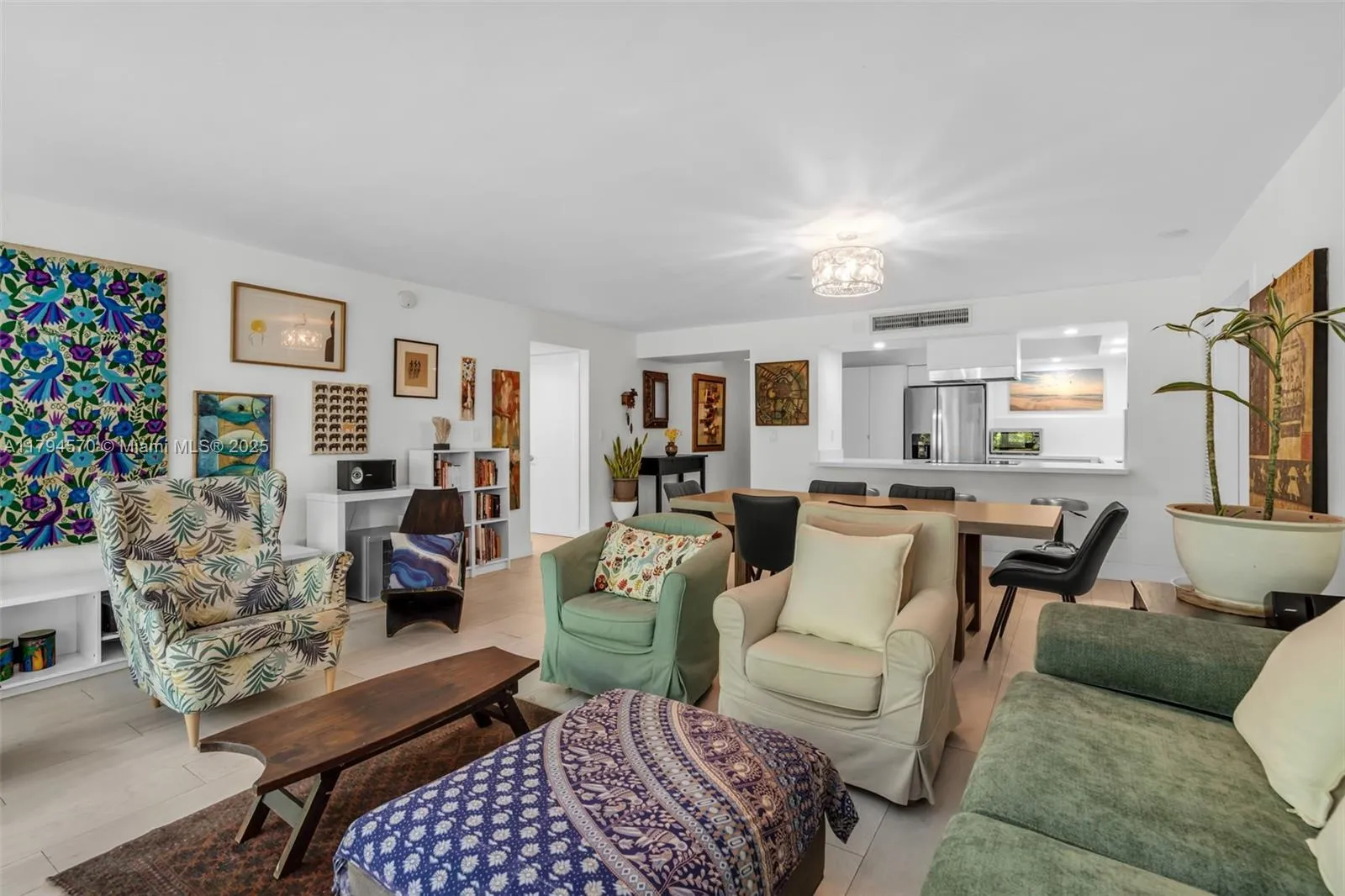 Key Biscayne, Florida 33149, United States, 3 Bedrooms Bedrooms, ,2 BathroomsBathrooms,Residential,Pending,120265