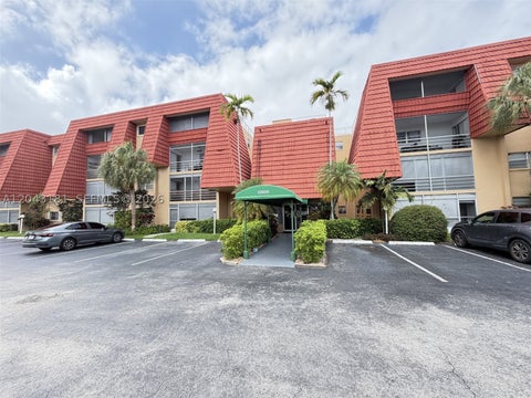 Photo of 22605 SW 66th Ave #403, Boca Raton, FL 33428 (MLS # A12043181)
