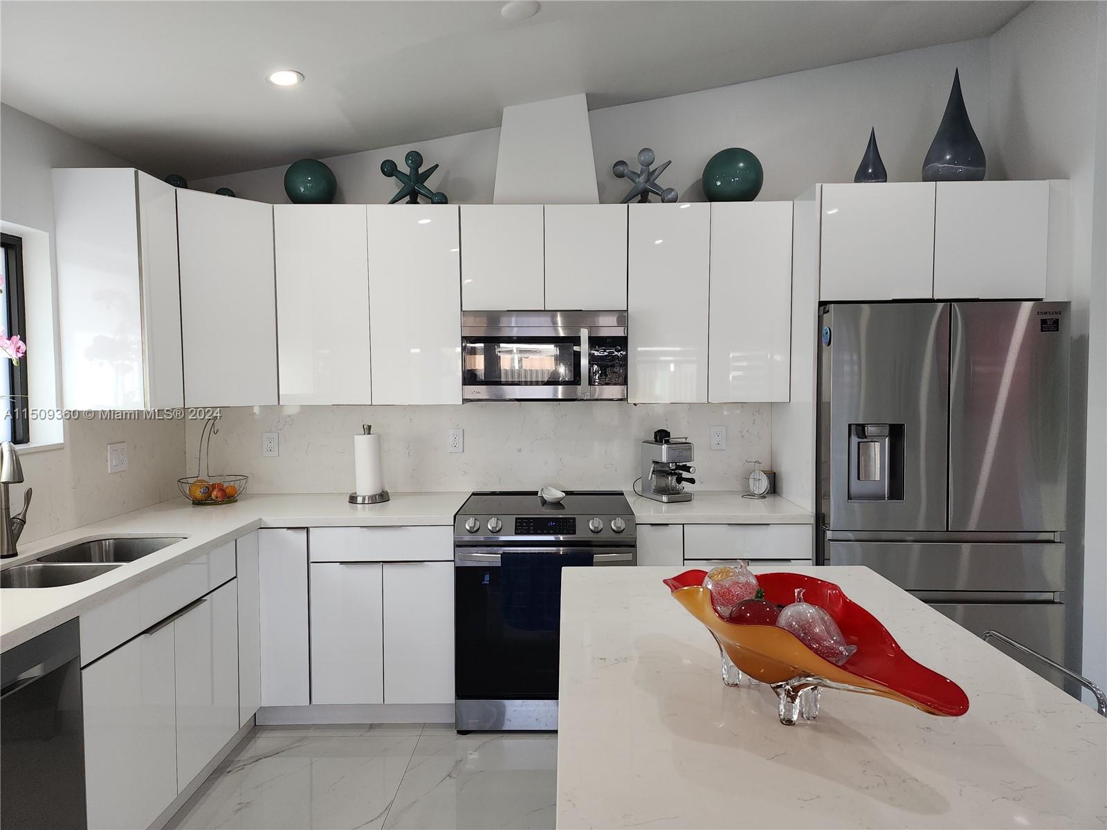 SUPERIOR HOMES ESTATES 1S - Residential
