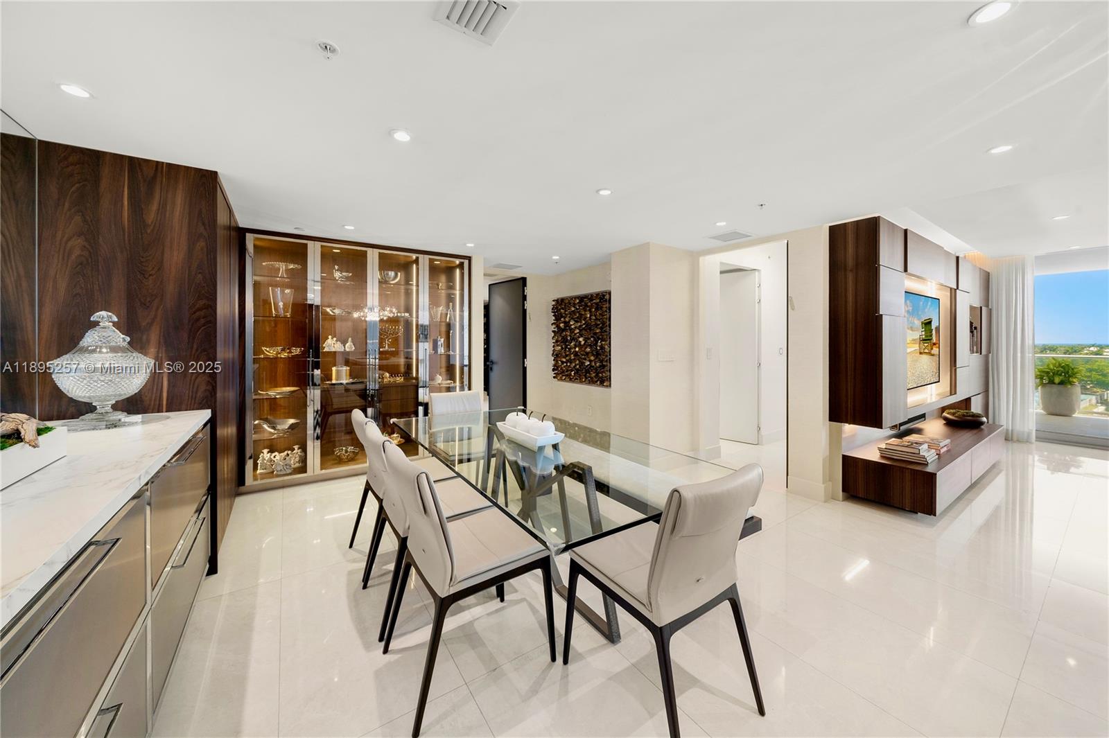 RIVA - Residential