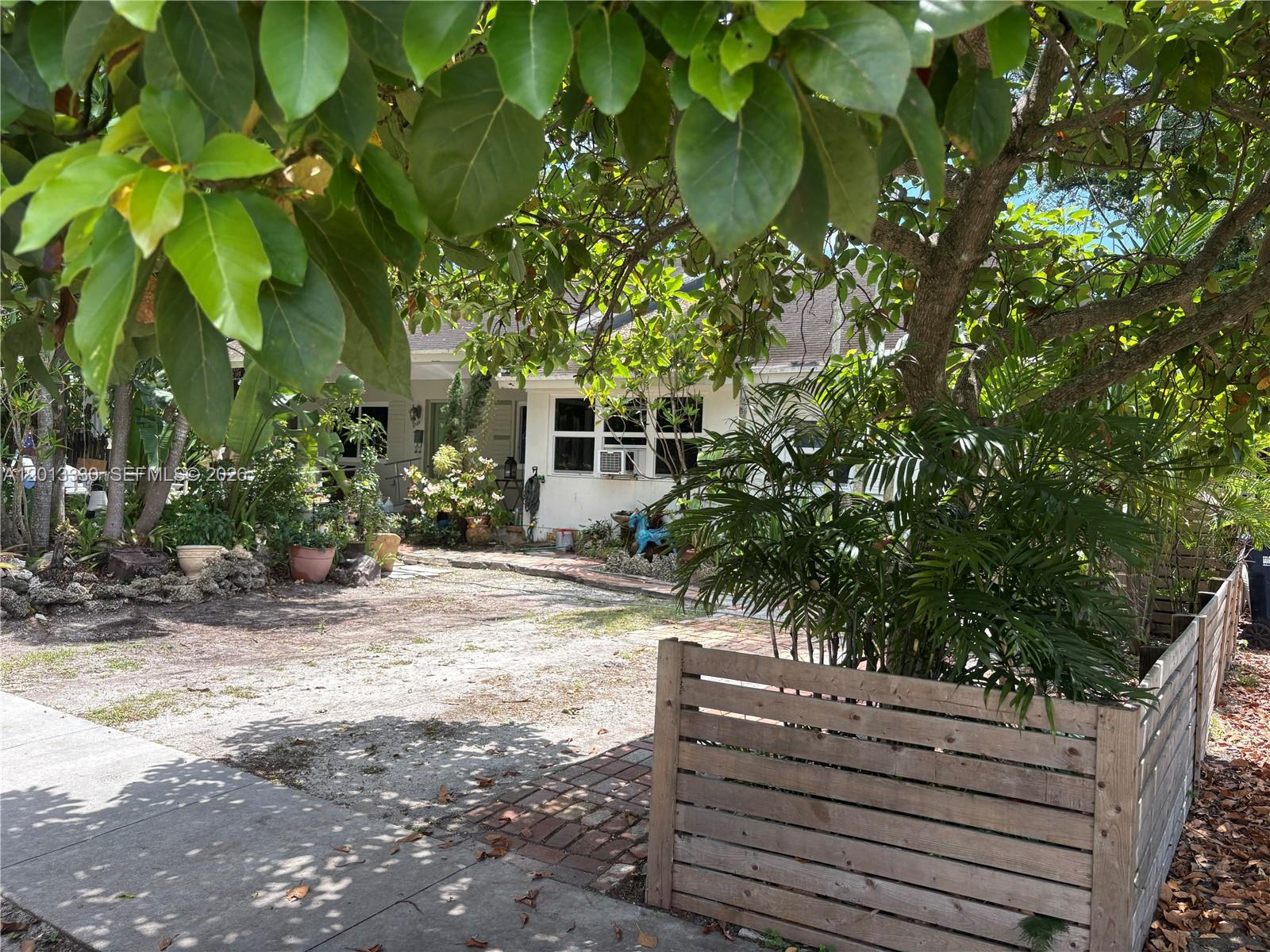 RIVIERA ESTATES 1ST ADDN - Residential