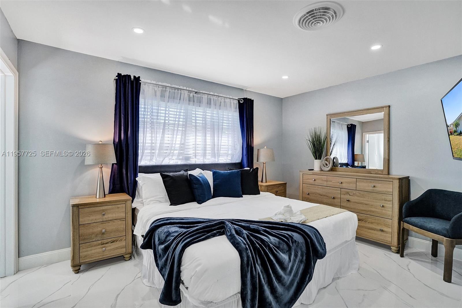 THE COVE - Residential