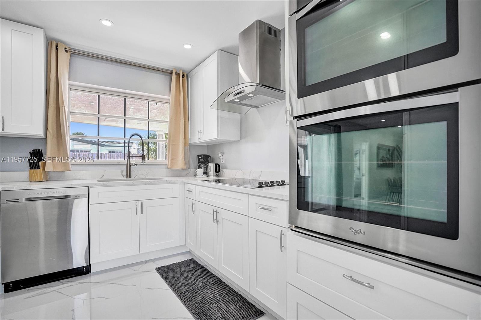 THE COVE - Residential