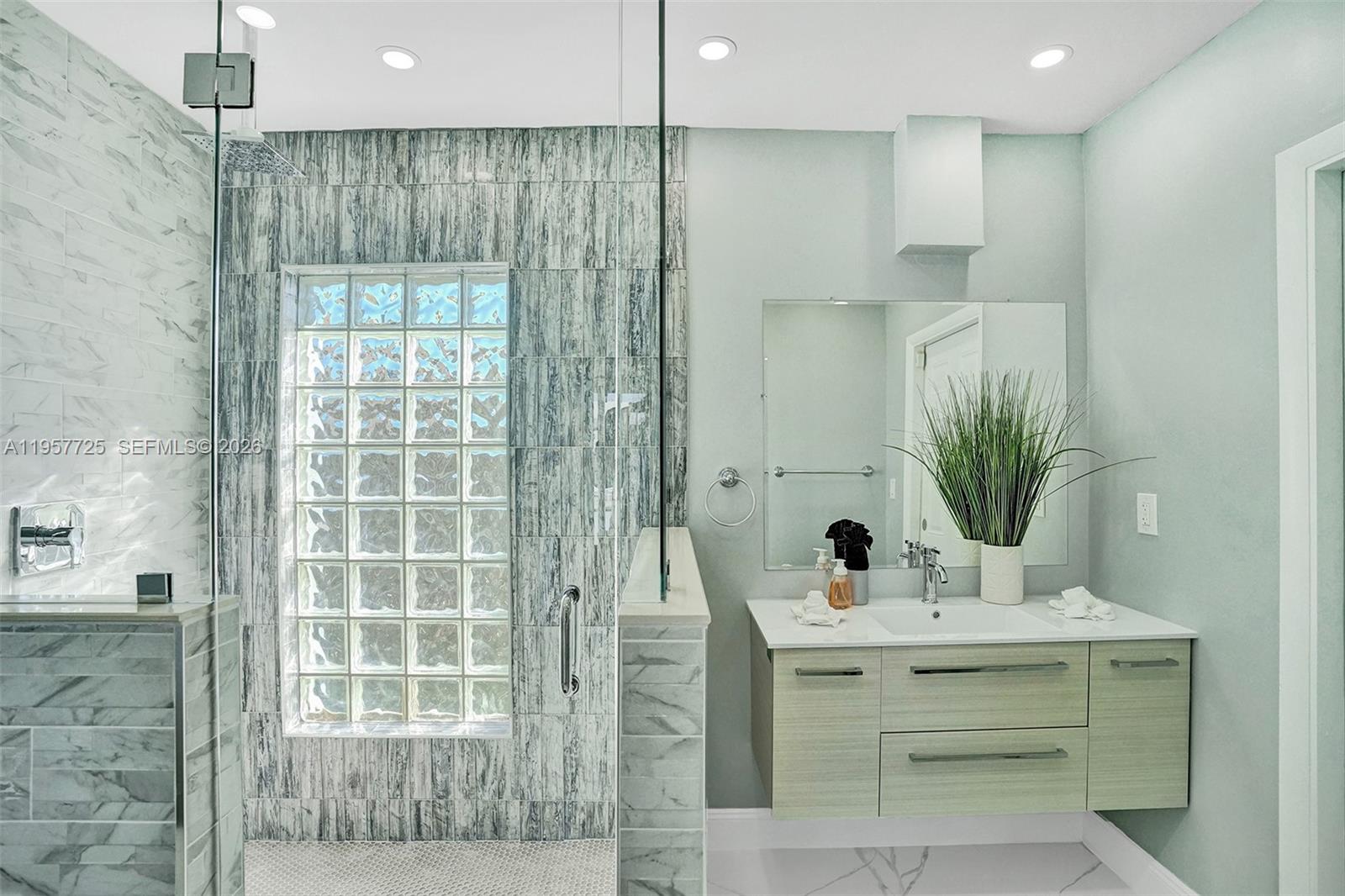 THE COVE - Residential