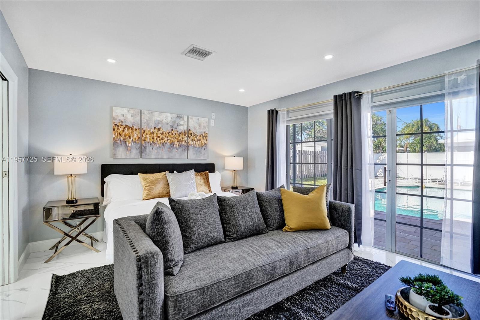 THE COVE - Residential