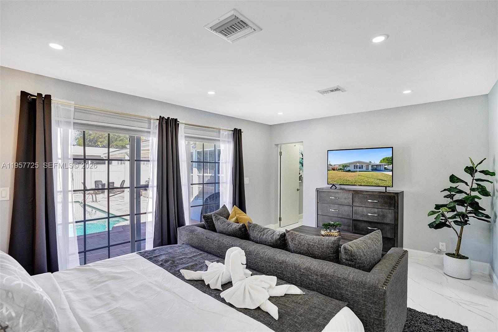 THE COVE - Residential