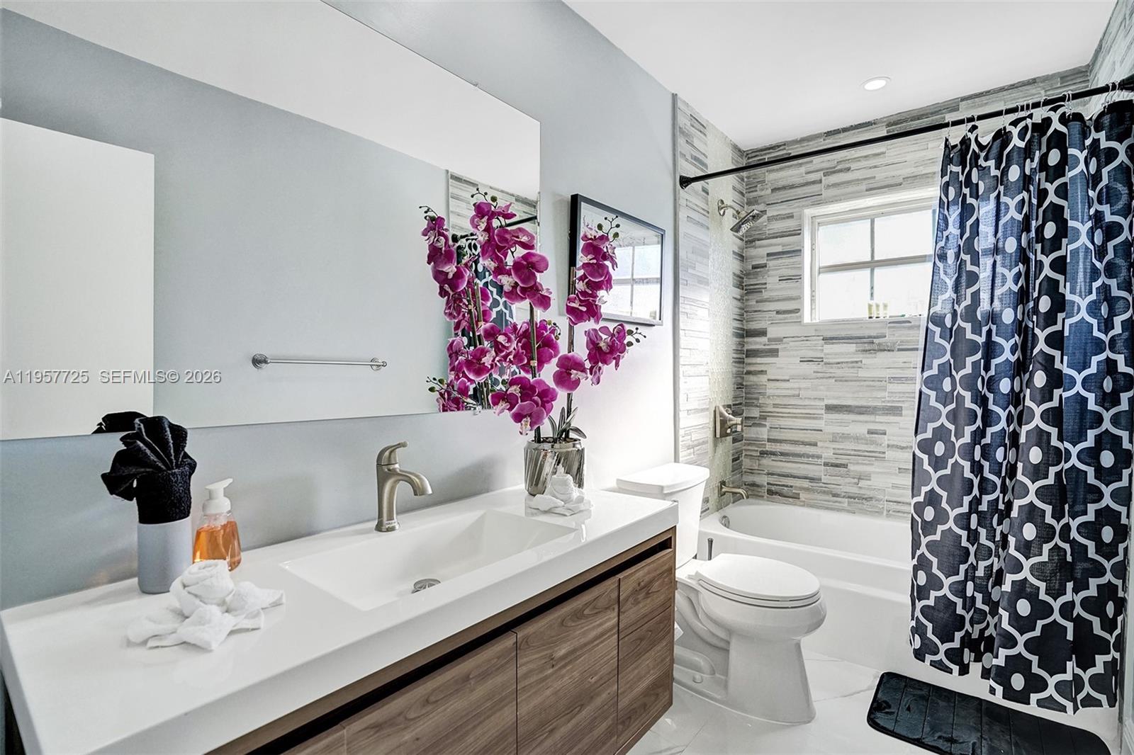 THE COVE - Residential