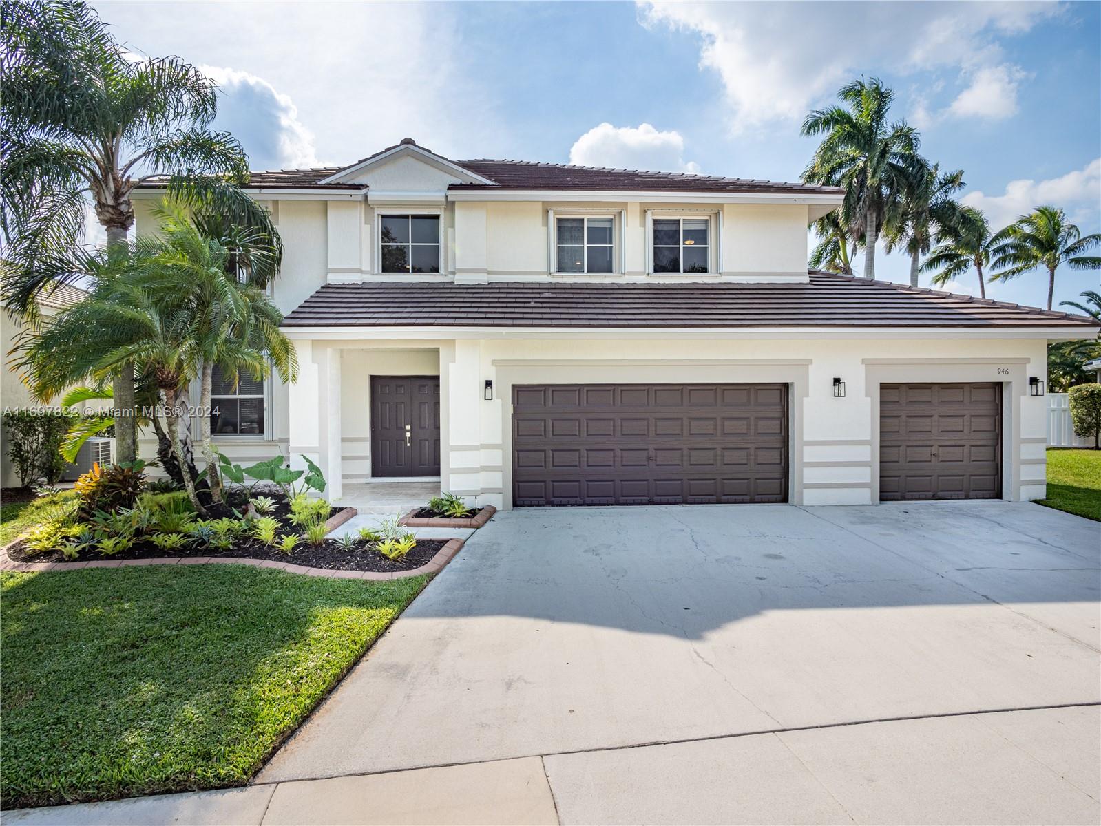 946 Greenwood Rd Rd, Weston, Broward County, Florida - 6 Bedrooms  
4 Bathrooms - 