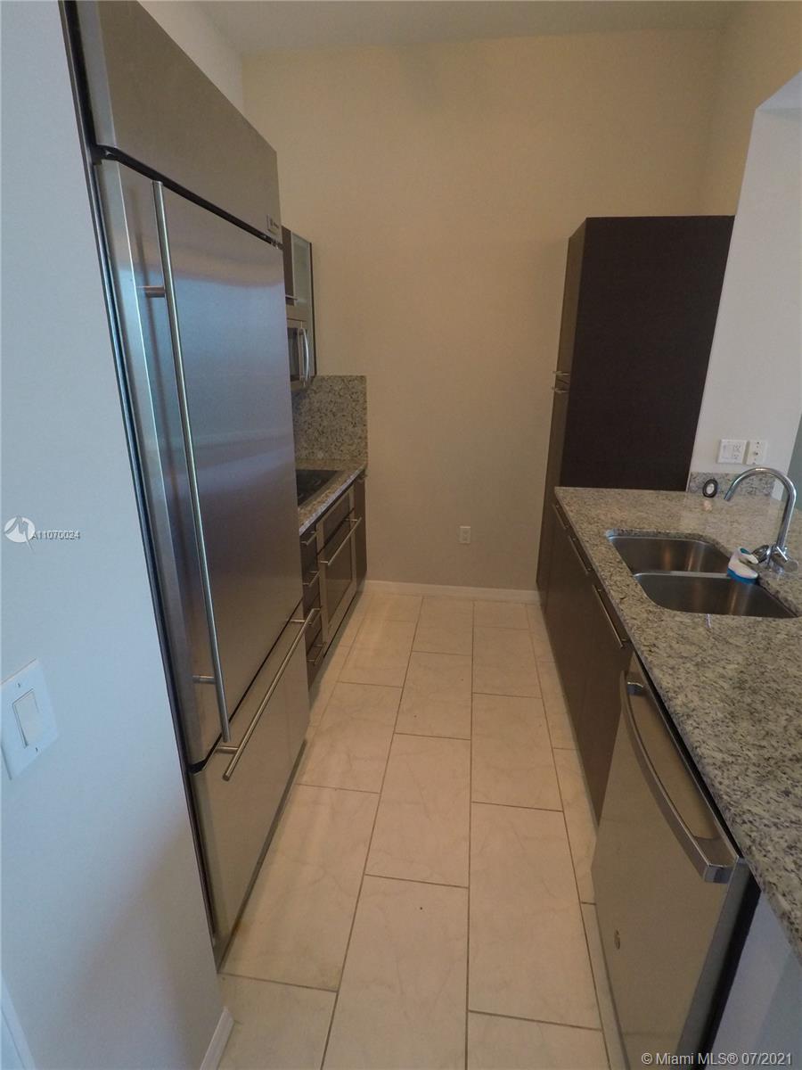 THE PLAZA 851 BRICKELL CO - Residential