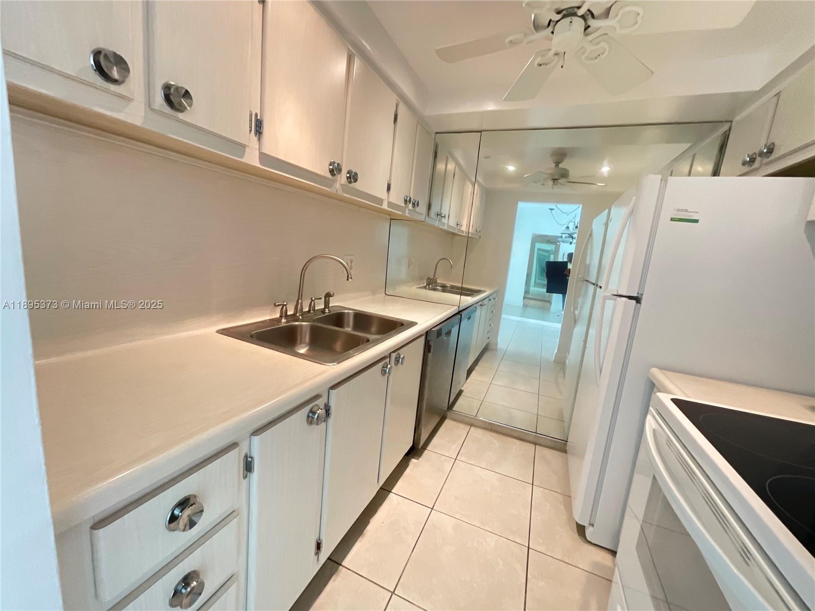 YORKDALES CARALLTON ISLE - Residential Lease