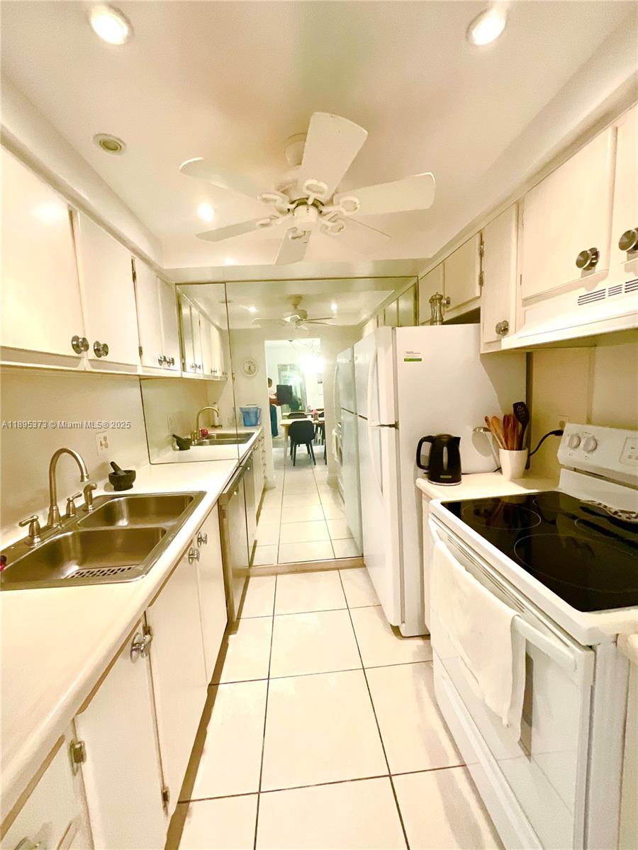 YORKDALES CARALLTON ISLE - Residential Lease