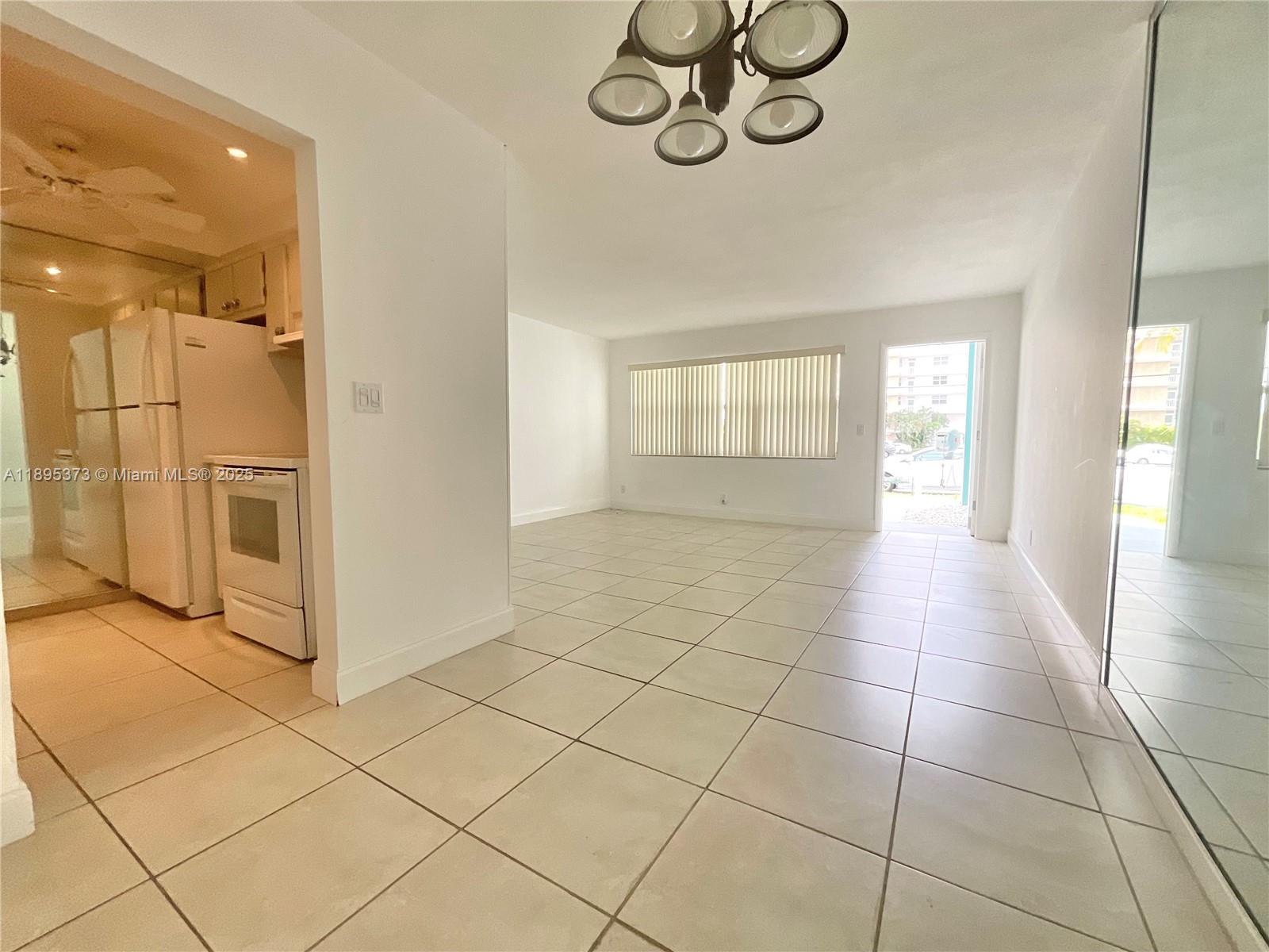 YORKDALES CARALLTON ISLE - Residential Lease