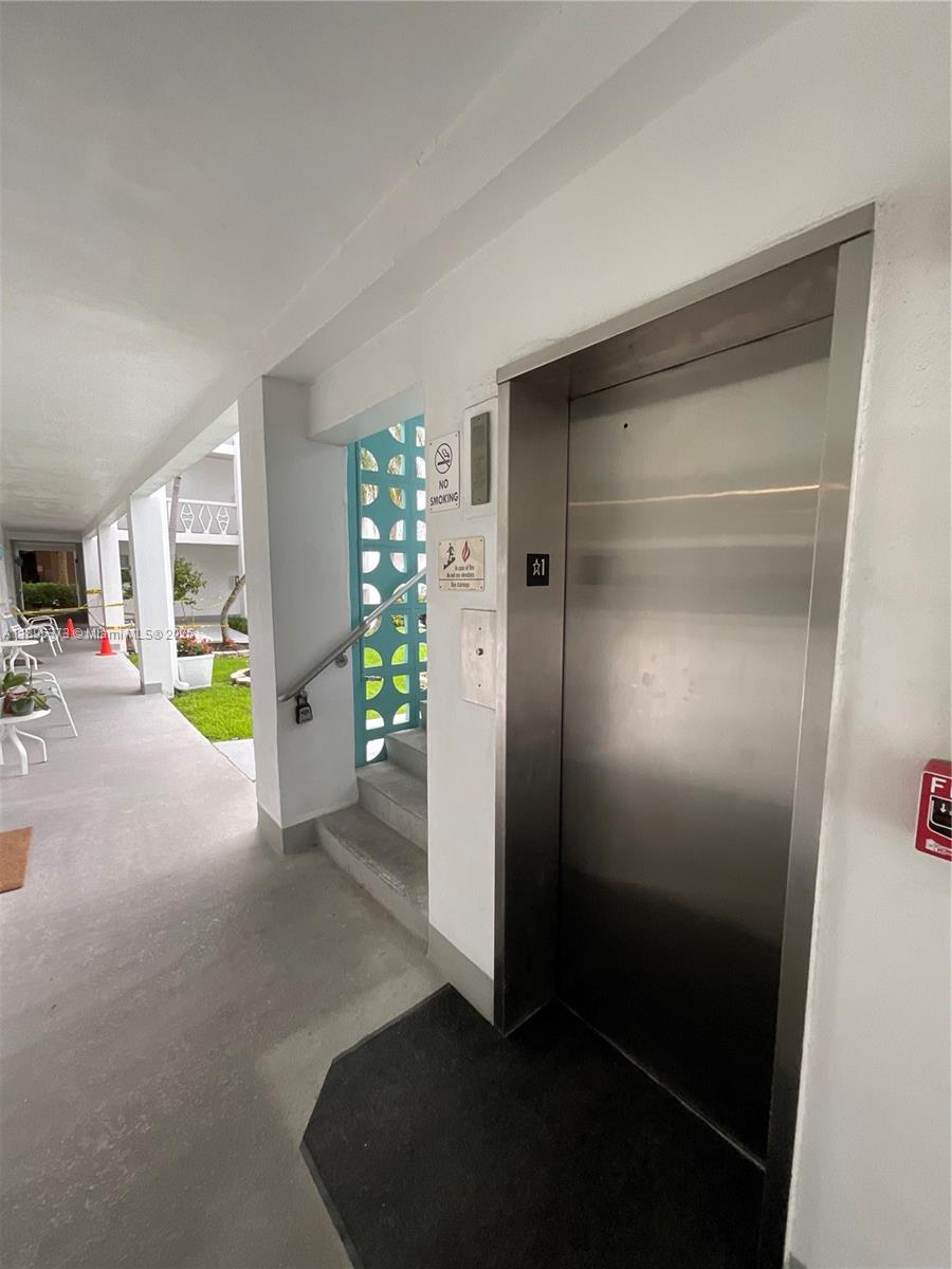 YORKDALES CARALLTON ISLE - Residential Lease