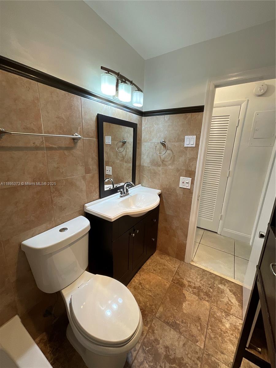 YORKDALES CARALLTON ISLE - Residential Lease