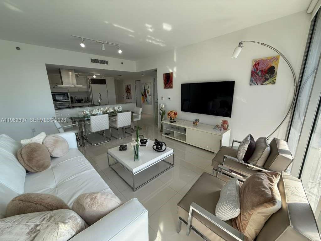 ICON BRICKELL NO TWO - Residential