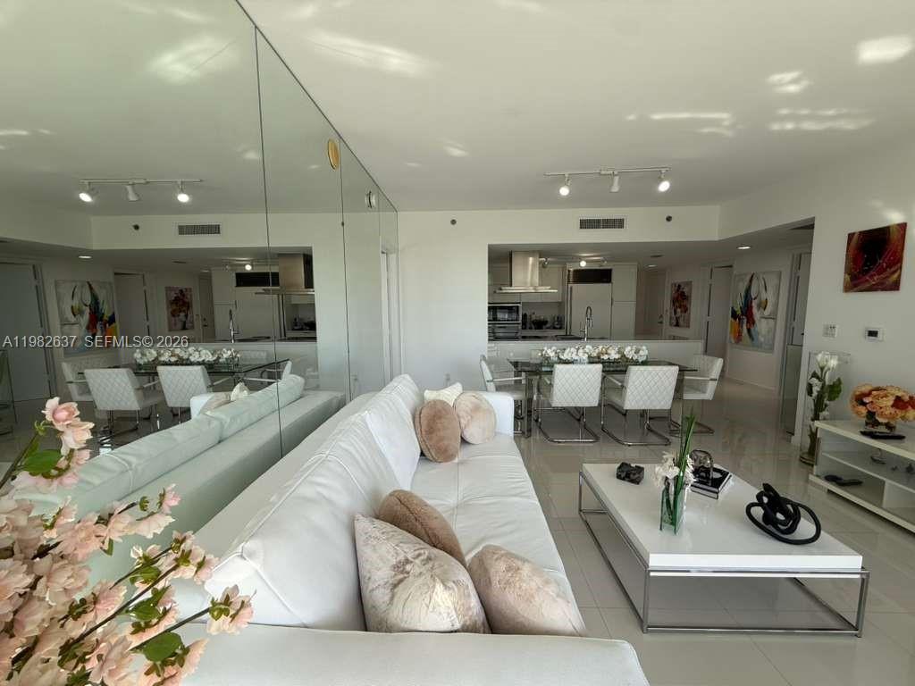 ICON BRICKELL NO TWO - Residential