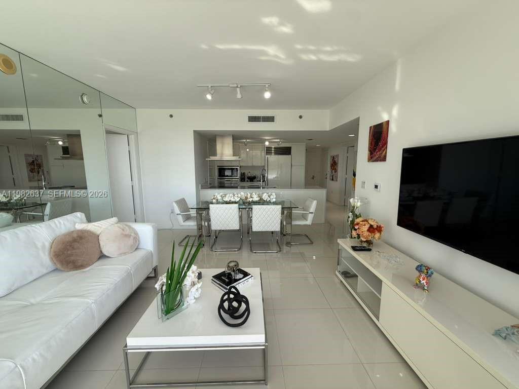 ICON BRICKELL NO TWO - Residential