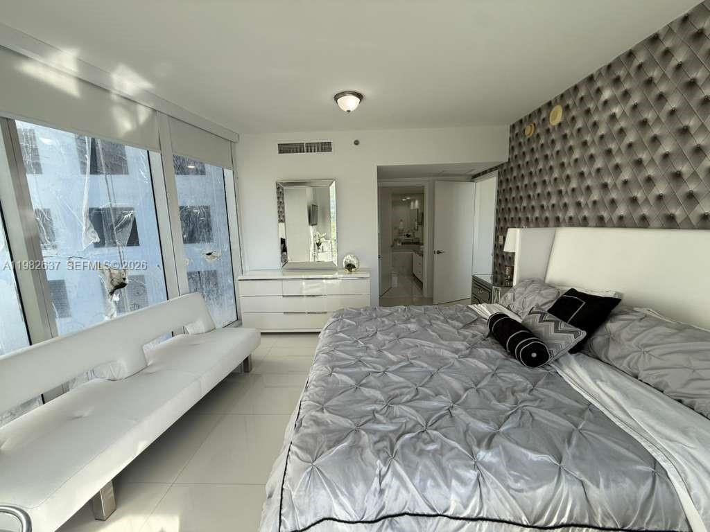 ICON BRICKELL NO TWO - Residential