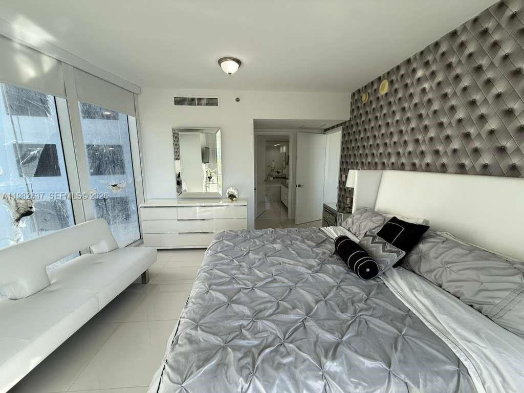 ICON BRICKELL NO TWO - Residential