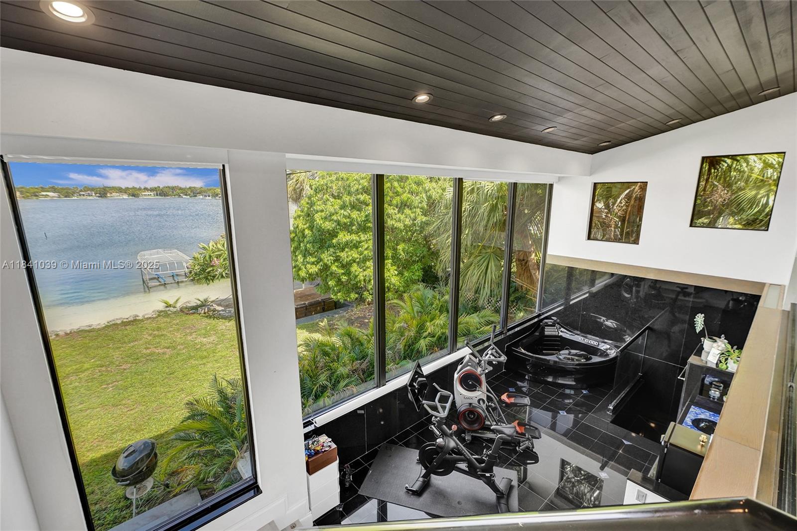 LAKESHORE SEC FOUR - Residential Lease