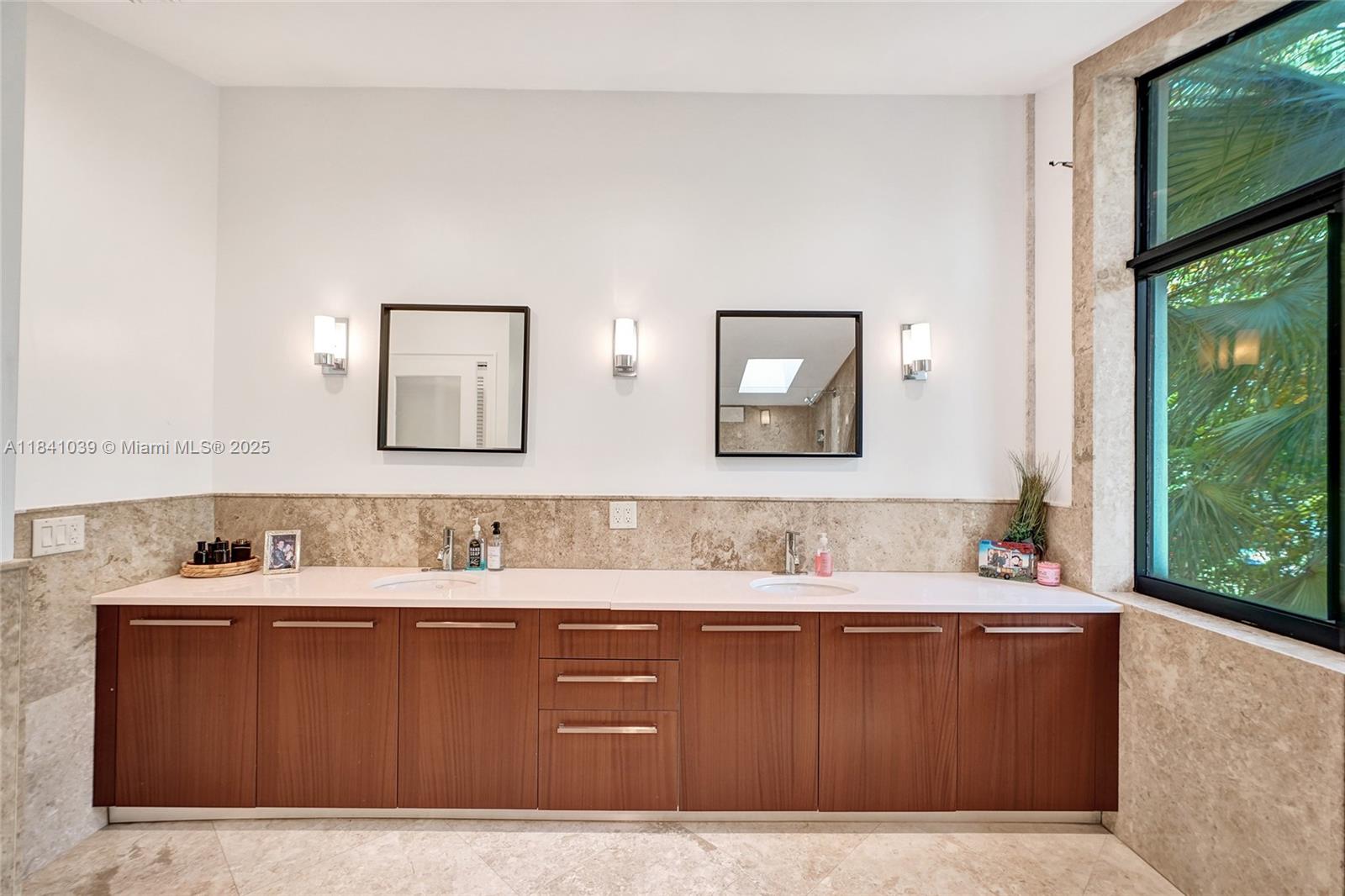 LAKESHORE SEC FOUR - Residential Lease