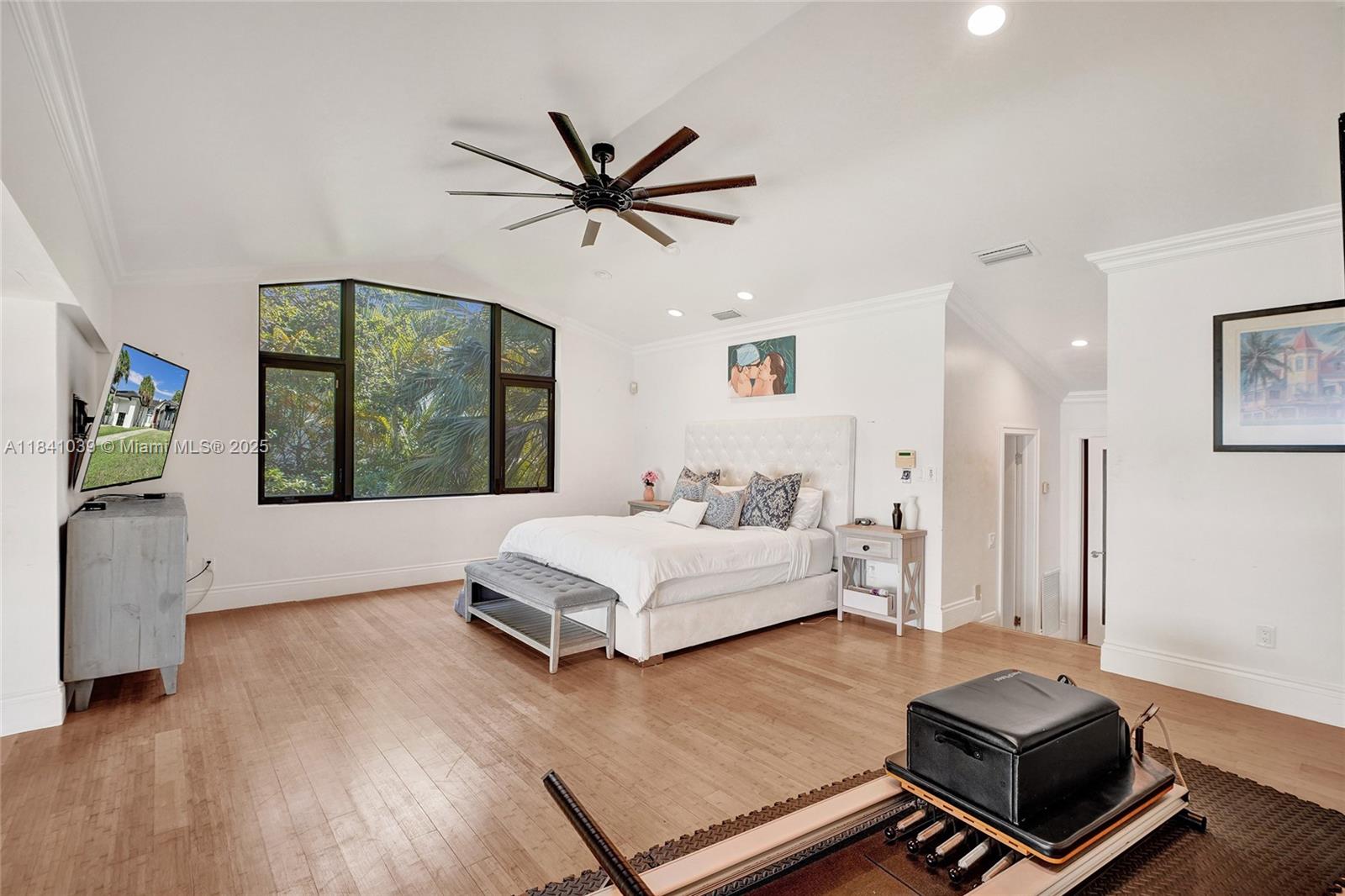 LAKESHORE SEC FOUR - Residential Lease