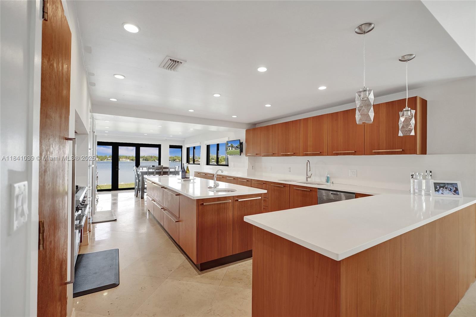 LAKESHORE SEC FOUR - Residential Lease