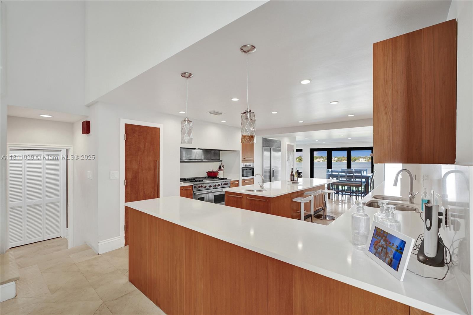 LAKESHORE SEC FOUR - Residential Lease