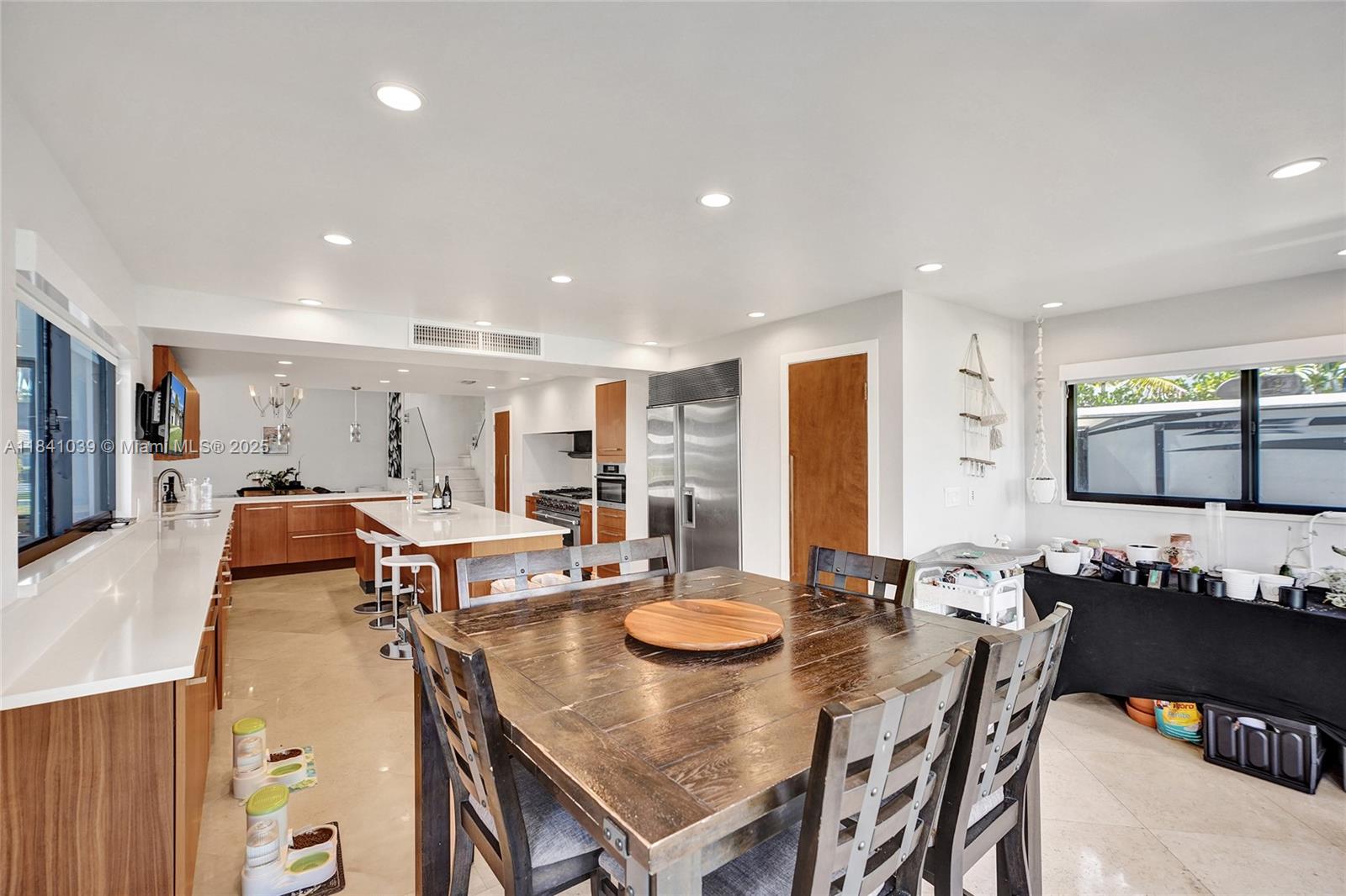 LAKESHORE SEC FOUR - Residential Lease