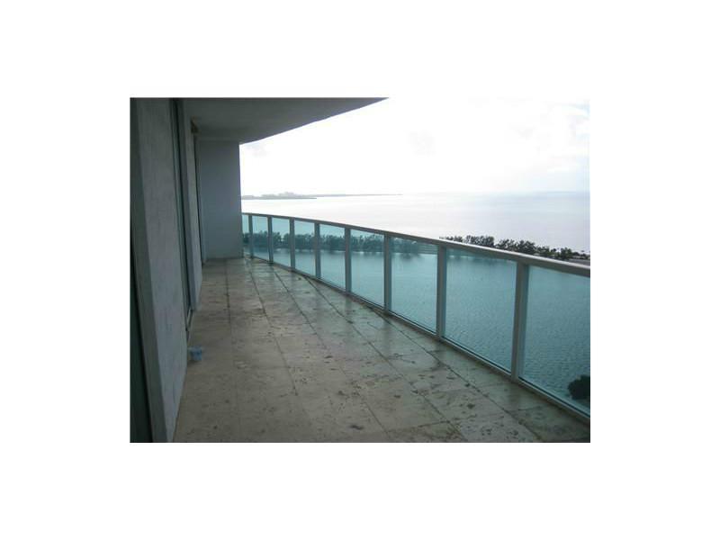 BEAUTIFUL 3/3 IN PRESTIGIOUS SKYLINE, WALKING DISTANCE TO EVERYWHERE, STAINLESS STEEL KITCHEN, HIGH CEILINGS, HURRICANE PROOF WINDOWS FROM FLOOR TO CEILING, GORGEOUS VIEWS FROM THIS 32ND FLOOR, WITH JACUZZI AND POOL OVERLOOKING THE BAY AND MARINA. TENNIS COURT, GYM, SAUNA, COMMUNITY ROOM, CONVENIENT STORE AND DRY CLEANERS. MUST SEE!!!