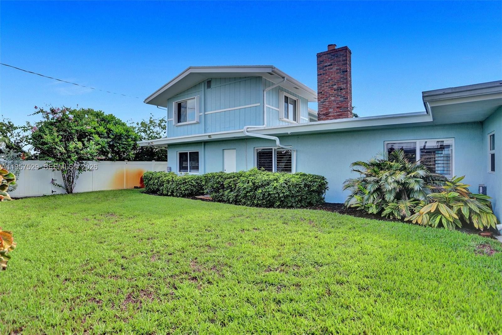 CYPRESS LAKE - Residential