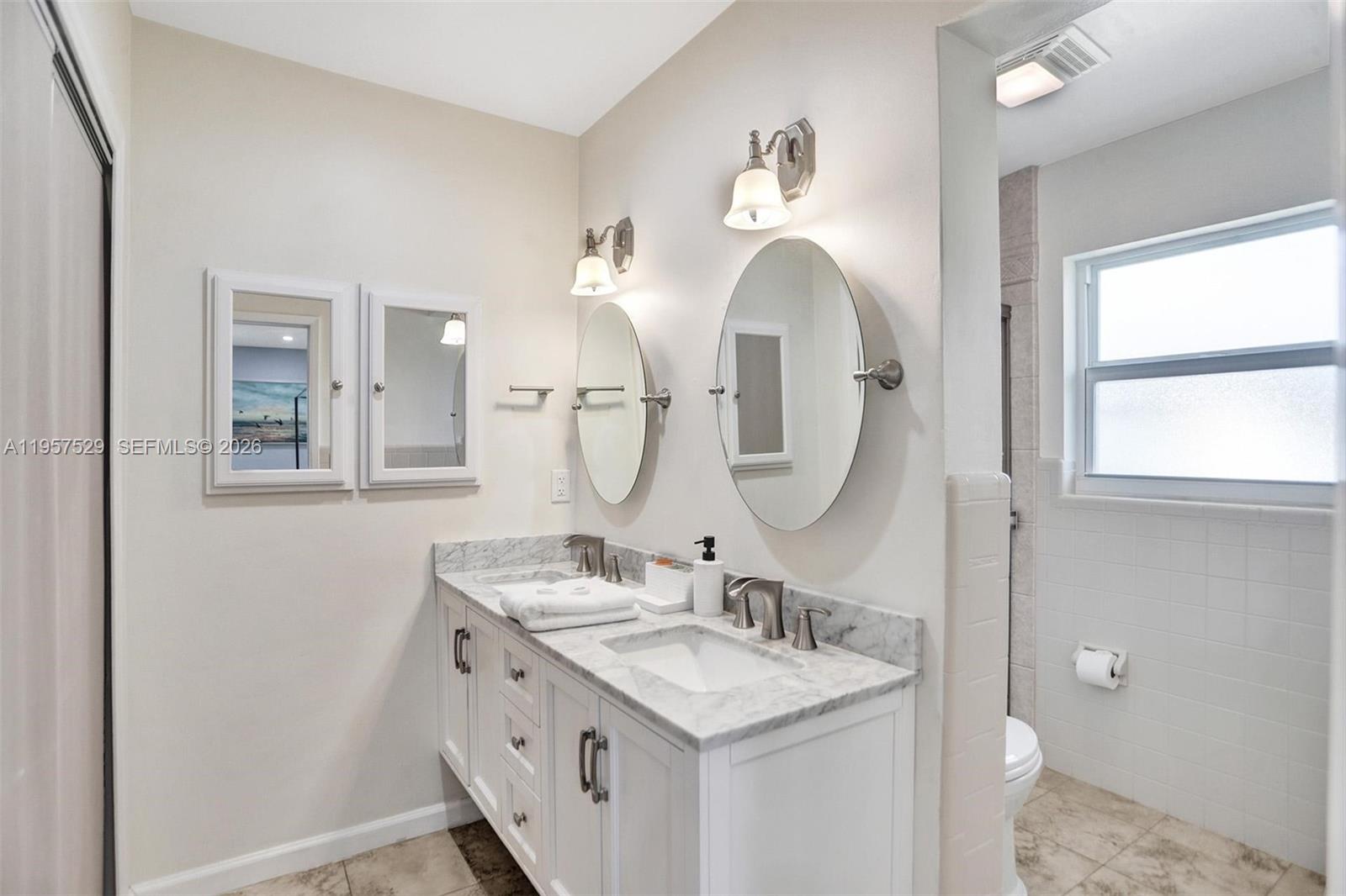 CYPRESS LAKE - Residential