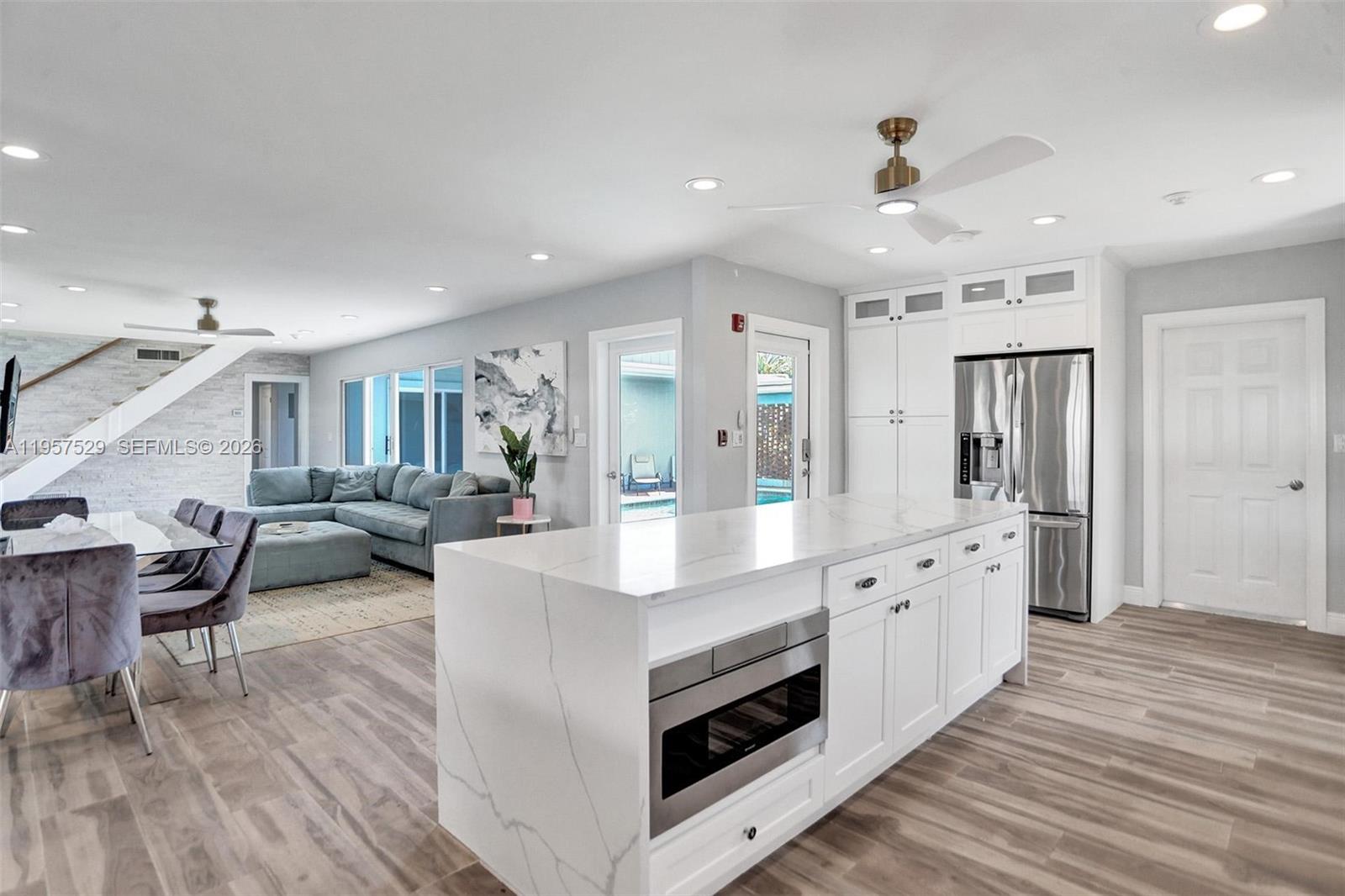 CYPRESS LAKE - Residential