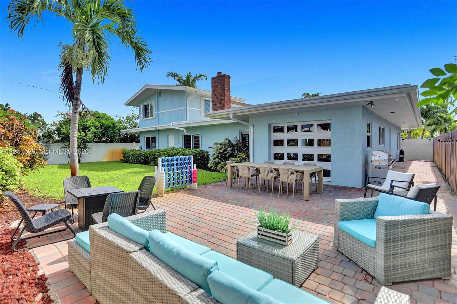 CYPRESS LAKE - Residential