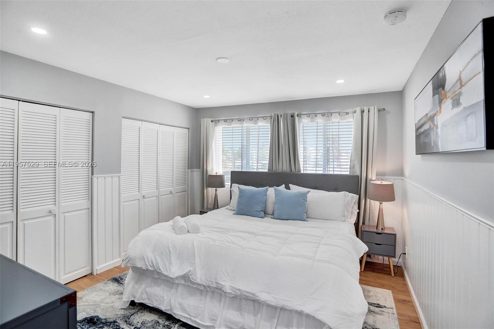 CYPRESS LAKE - Residential