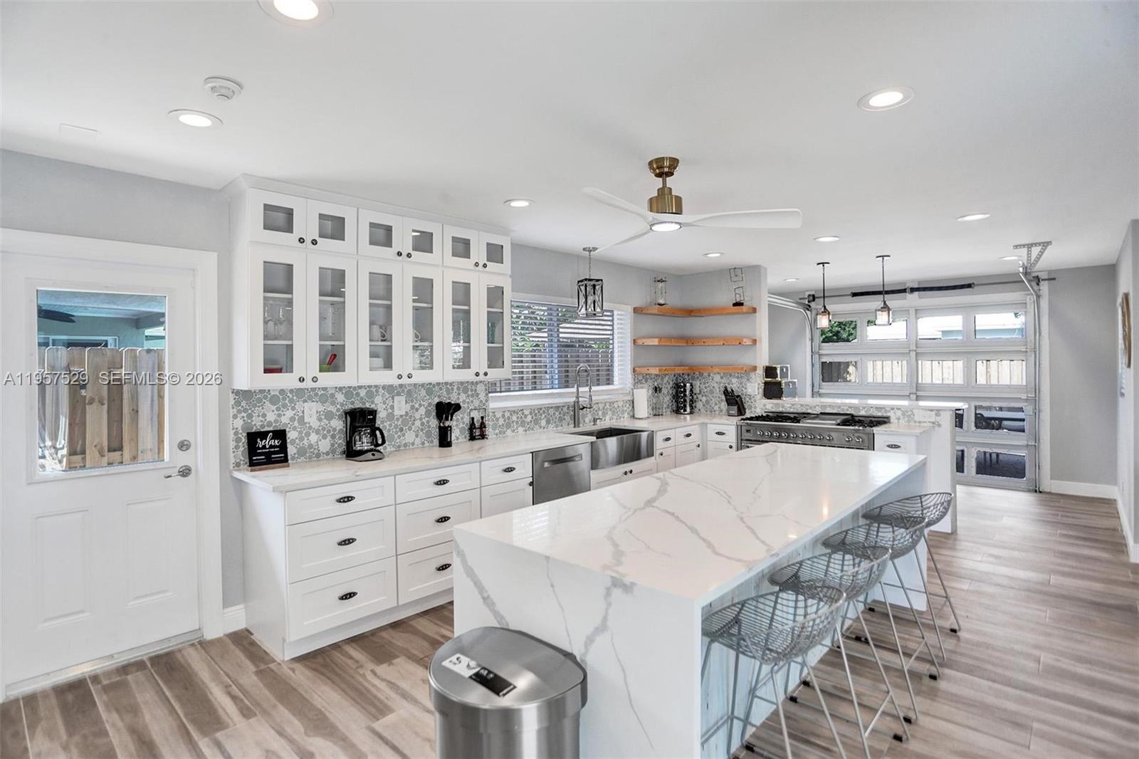 CYPRESS LAKE - Residential