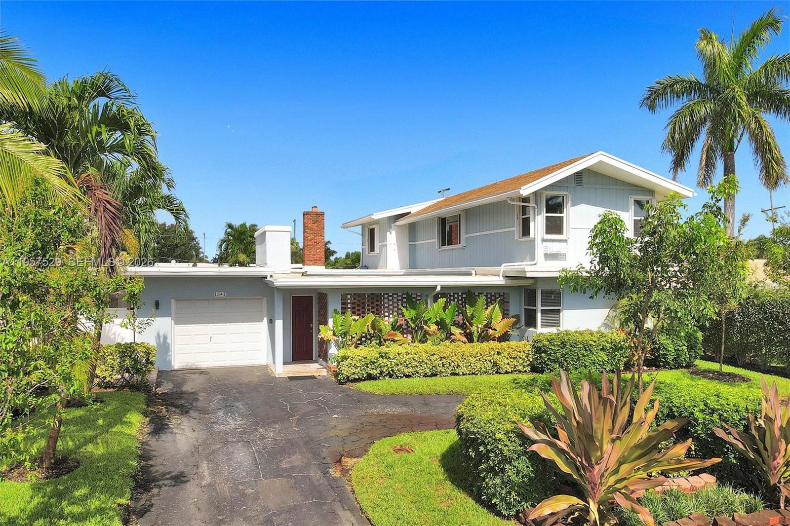 CYPRESS LAKE - Residential